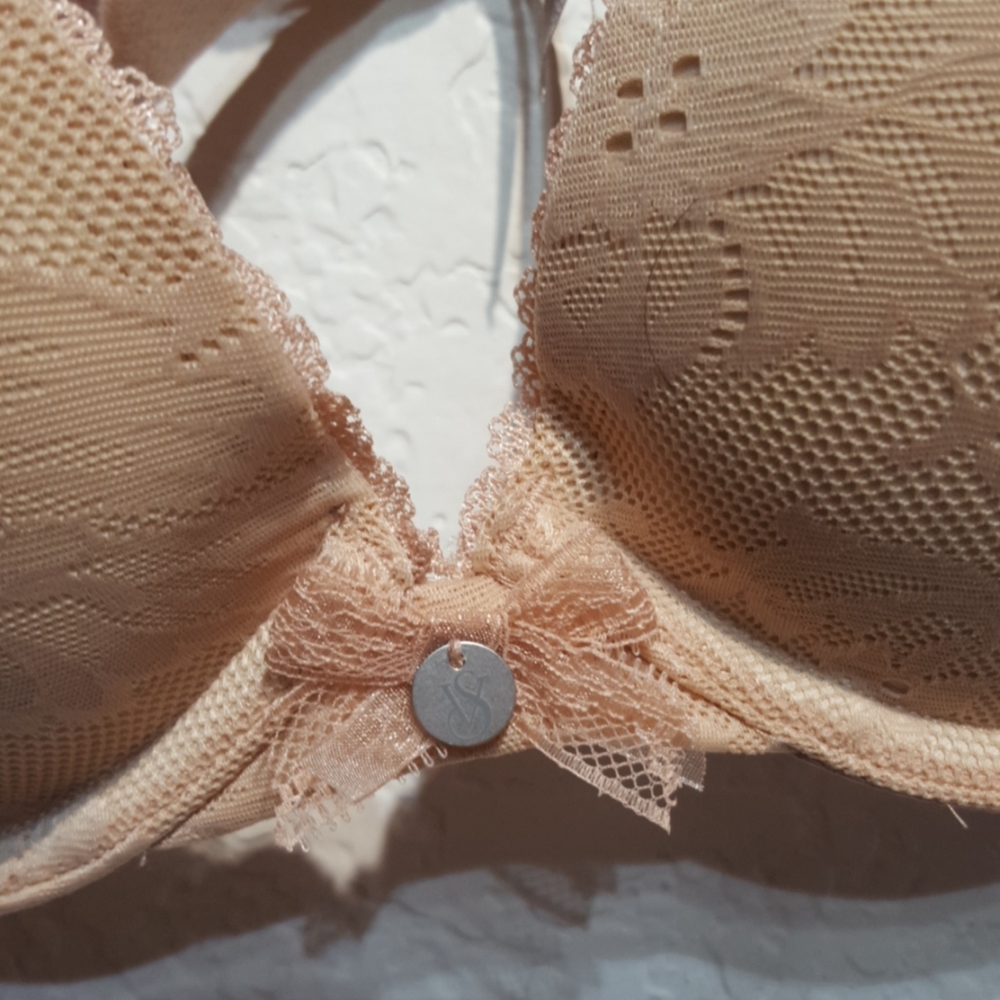 Victoria's secret body push up nude 34B - Picture 5 of 5